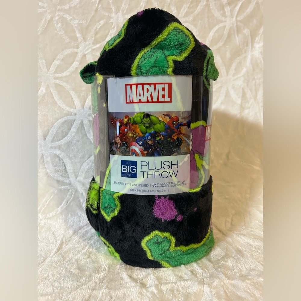 Khol’s Marvel Avengers (Hulk) The Big One Oversized Plush Throw 5 x 6